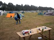 Latitude2009_SetA-MarkH-l_Nice-and-tidy-if-not-a-little-soggy-before-the-off.jpg